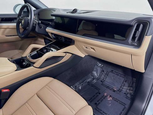 Certified 2026 Porsche Cayenne Coupe AWD/4WD image 29