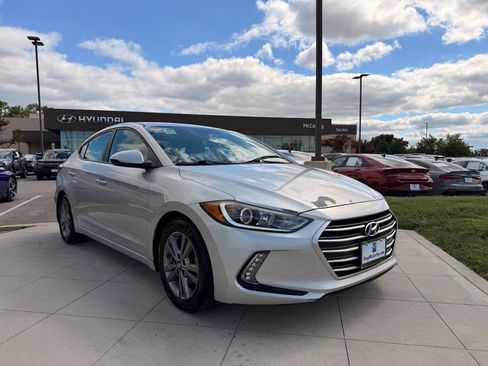 Used 2017 Hyundai Elantra SE w/ SE A/T Tech Package 03 FWD image 11