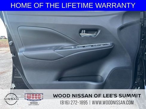 New 2025 Nissan Versa SR w/ Trunk Package image 14