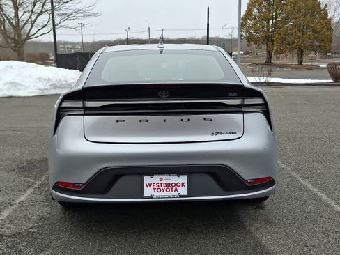 Used 2024 Toyota Prius Prime SE image 6