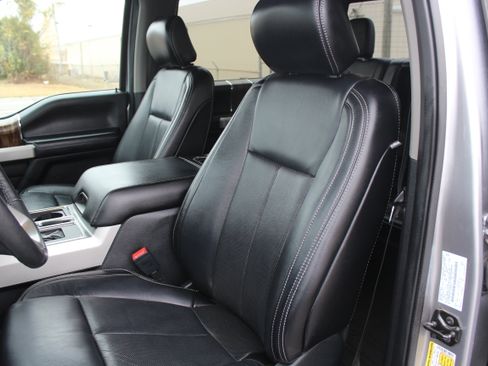 Used 2020 Ford F150 Lariat image 28