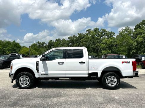 Used 2025 Ford F250 XLT w/ FX4 Off-Road Package AWD/4WD image 12