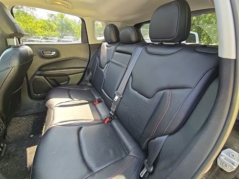 Used 2018 Jeep Compass Trailhawk w/ Leather Interior Group AWD/4WD image 18