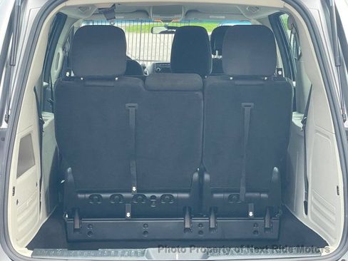 Used 2015 Dodge Grand Caravan American Value Package FWD image 27