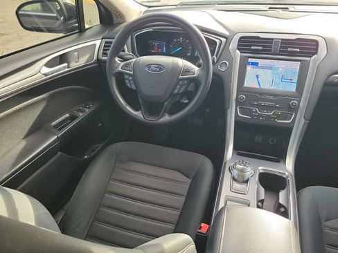 Used 2020 Ford Fusion SE FWD image 8
