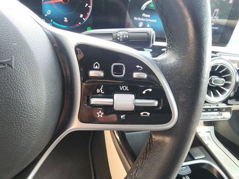Used 2022 Mercedes-Benz CLA 250 image 21