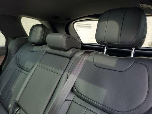 Used 2024 Land Rover Range Rover Sport SE AWD/4WD image 13