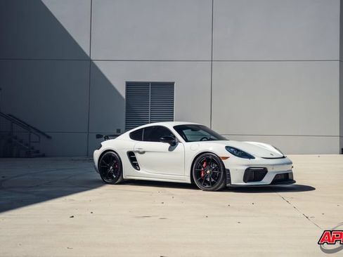 Used 2018 Porsche 718 Cayman GTS RWD image 46