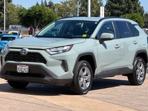Certified 2022 Toyota RAV4 XLE AWD/4WD image 10