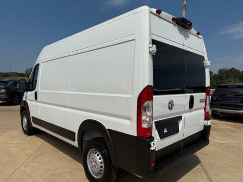 New 2025 RAM ProMaster 2500 w/ Convenience Group image 5