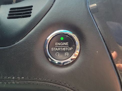 Used 2016 Ford Explorer Platinum image 28