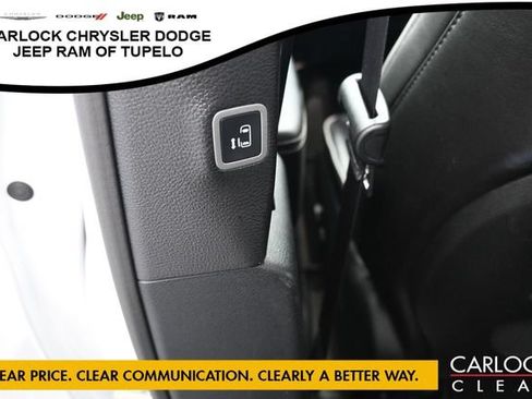 Used 2026 Chrysler Pacifica Limited FWD image 29