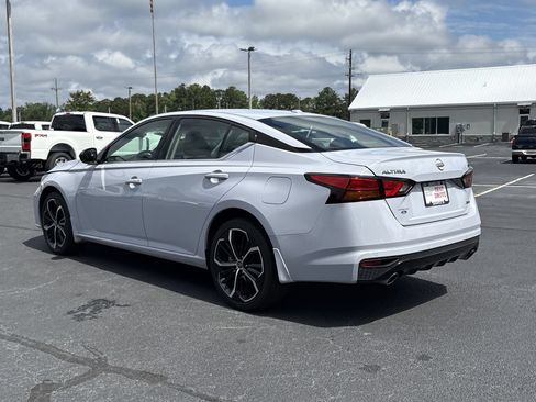 Used 2025 Nissan Altima 2.5 SR AWD/4WD image 14