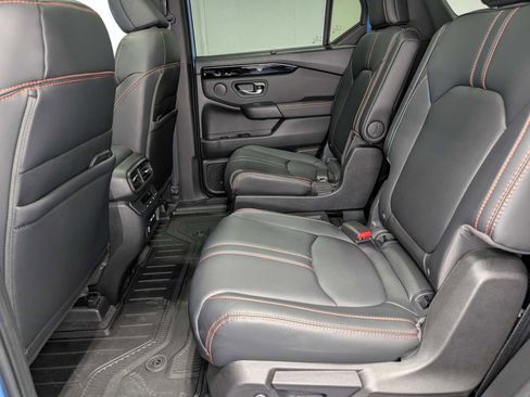 Certified 2023 Honda Pilot TrailSport image 23