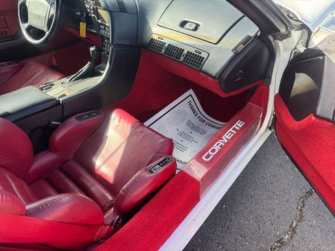 Used 1990 Chevrolet Corvette Convertible RWD image 24