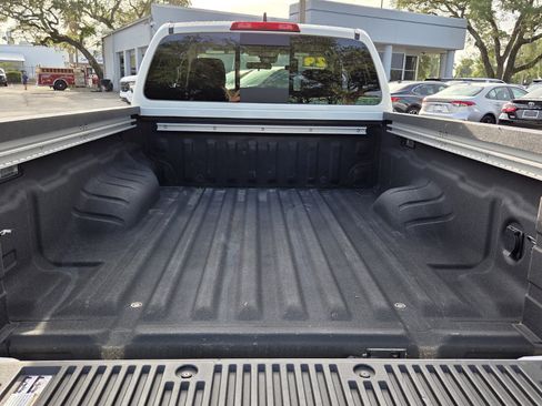 Used 2024 Nissan Frontier SV w/ SV Convenience Package RWD image 16