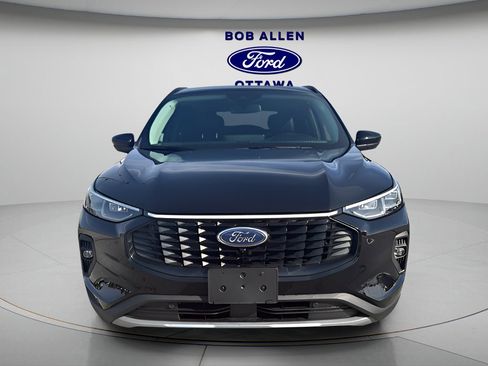 Used 2025 Ford Escape PHEV w/ PHEV Premium Package image 9