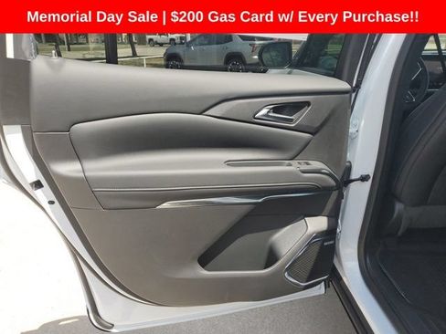 New 2026 Chevrolet Traverse High Country w/ LPO, Floor Liner Package FWD image 14