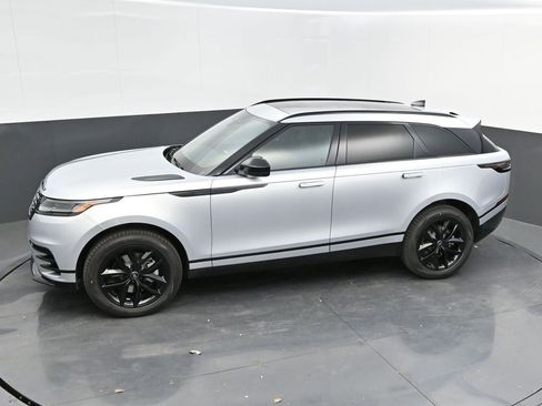 New 2025 Land Rover Range Rover Velar Dynamic SE image 36