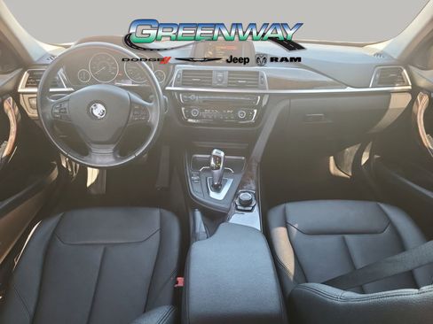Used 2016 BMW 320i Sedan image 10