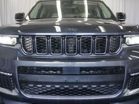 Used 2022 Jeep Grand Cherokee L Limited AWD/4WD image 3