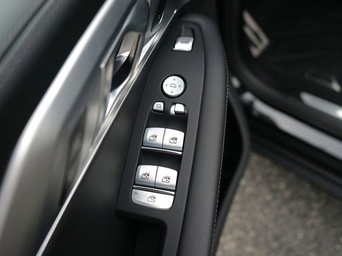 Used 2023 BMW XM AWD/4WD image 14