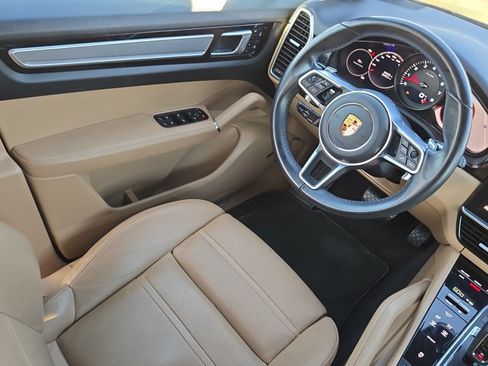 Used 2023 Porsche Cayenne Platinum Edition AWD/4WD image 16