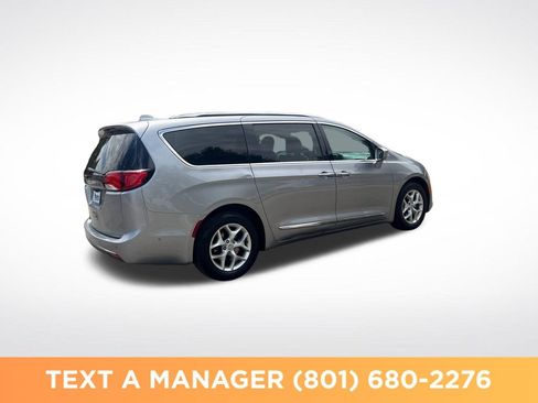 Used 2018 Chrysler Pacifica Touring-L w/ Advanced Safetytec Group FWD image 5