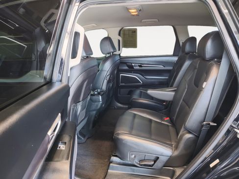 Used 2023 Kia Telluride S AWD/4WD image 26