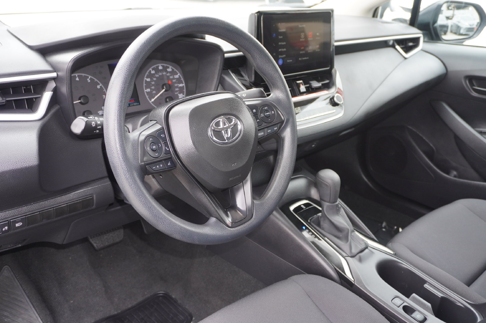 Certified 2025 Toyota Corolla LE FWD image 10