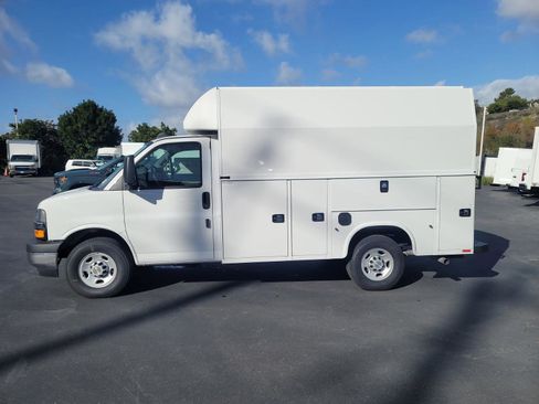 New 2025 Chevrolet Express 3500 w/ Power Convenience Package image 5