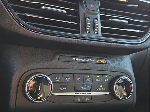 Used 2025 Ford Escape ST-Line image 24