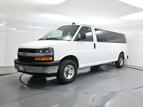 Used 2025 Chevrolet Express 3500 LT w/ LT Preferred Equipment Group RWD image 62
