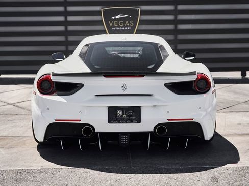 Used 2017 Ferrari 488 GTB RWD image 27
