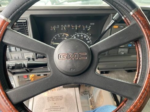 Used 1994 GMC Yukon 4WD 2-Door image 18