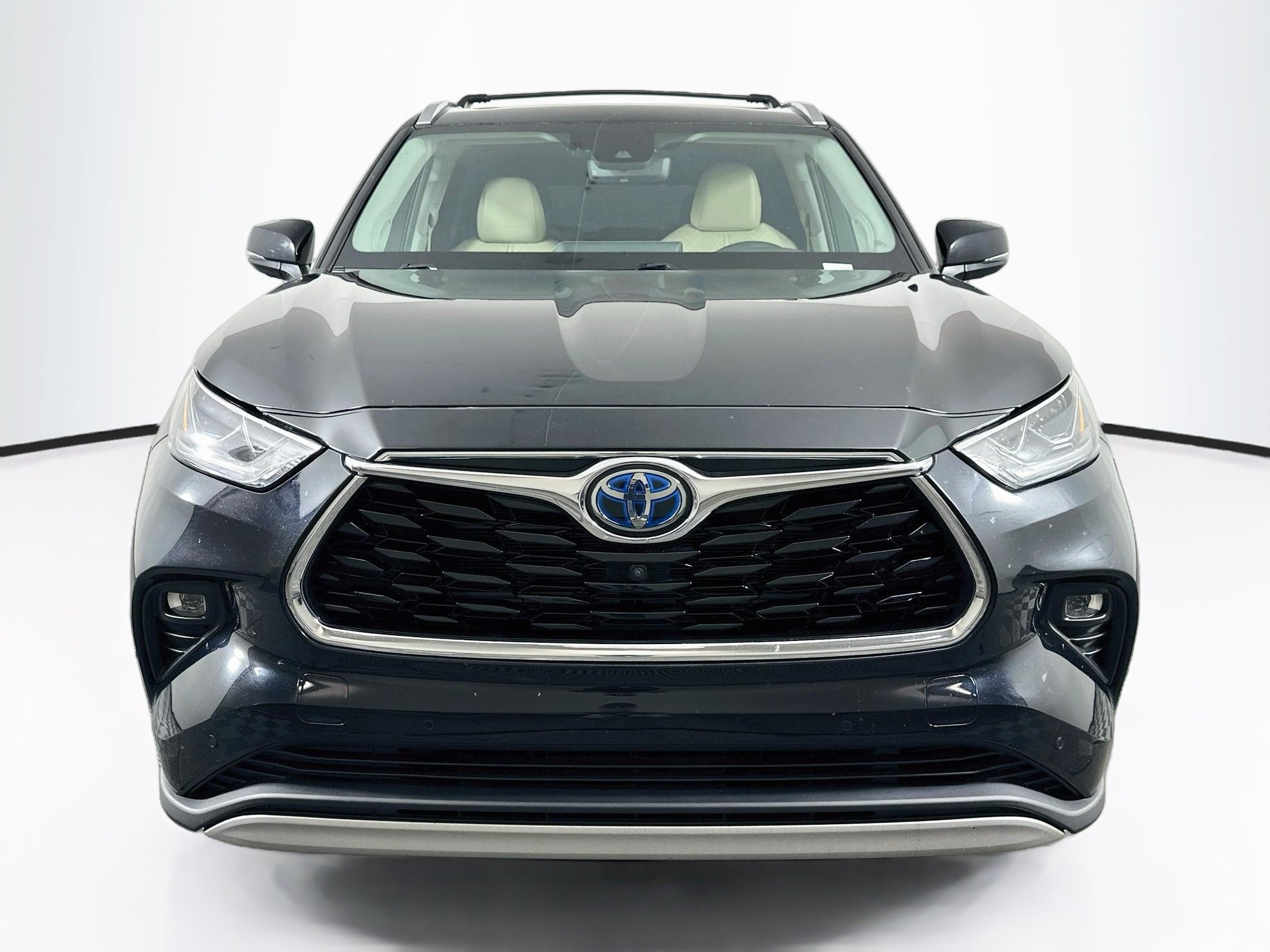 Used 2021 Toyota Highlander Platinum AWD/4WD image 2