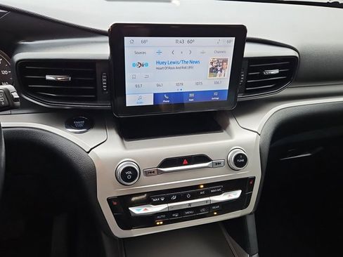 Used 2022 Ford Explorer XLT w/ Class IV Trailer Tow Package image 15