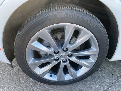 Used 2023 Buick Envision Avenir image 10