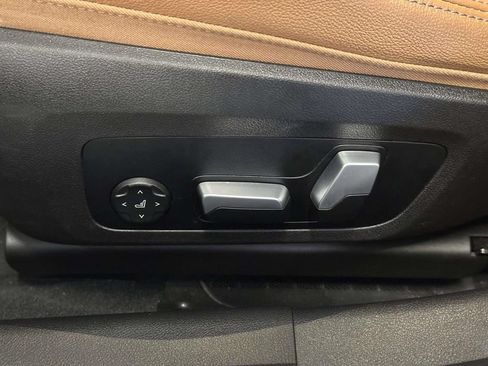 Used 2022 BMW 330i xDrive Sedan w/ Driving Assistance Package AWD/4WD image 19