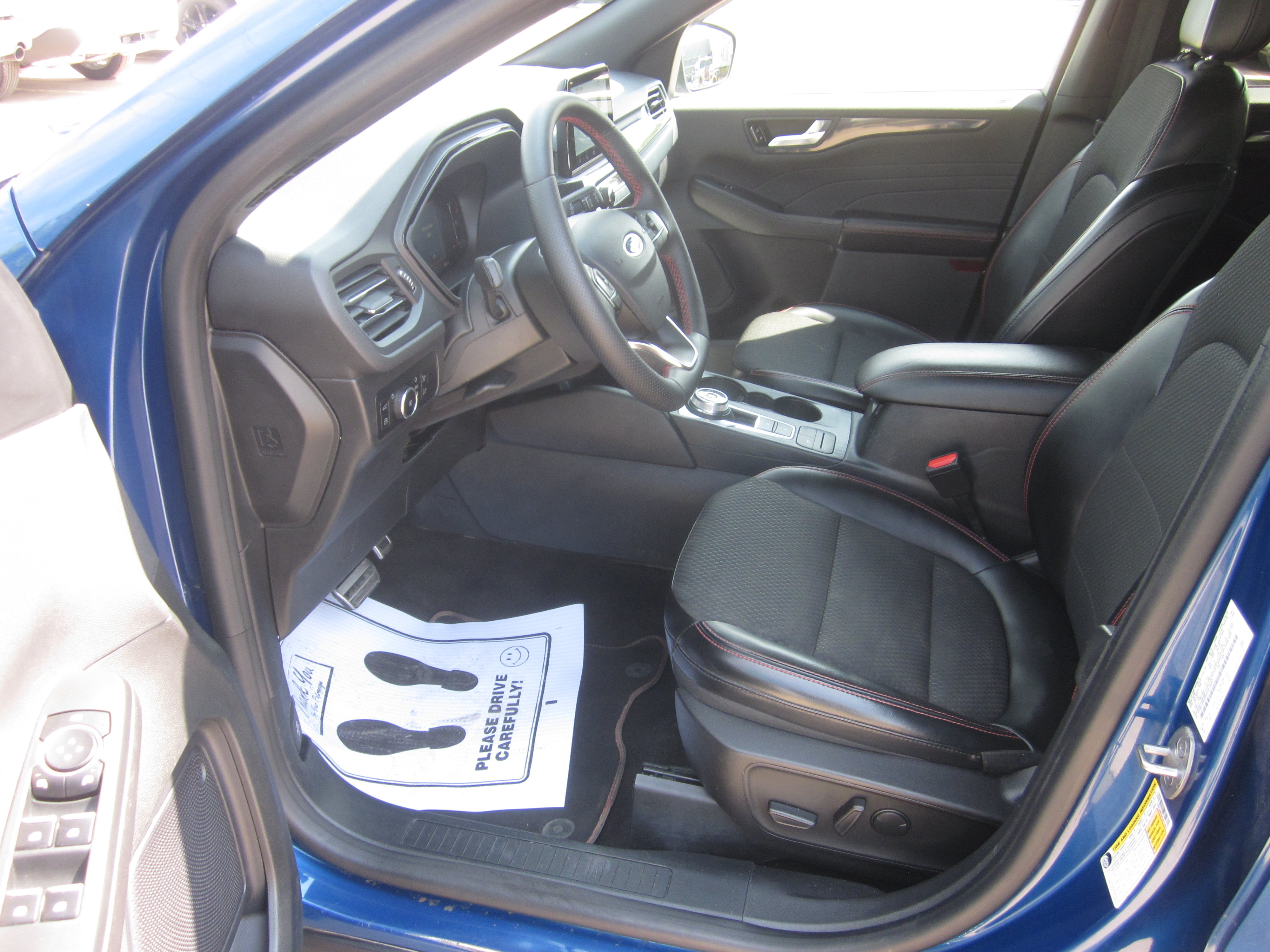 Used 2023 Ford Escape ST-Line Select AWD/4WD image 11