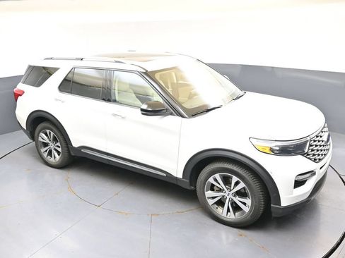Used 2020 Ford Explorer Platinum w/ Premium Technology Package AWD/4WD image 43