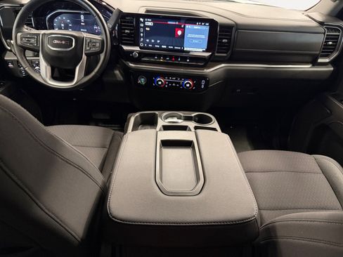 Used 2024 GMC Sierra 1500 Elevation AWD/4WD image 3
