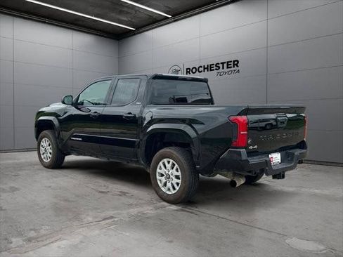 Certified 2025 Toyota Tacoma SR5 AWD/4WD image 33