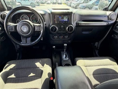 Used 2012 Jeep Wrangler Unlimited Sport AWD/4WD image 13