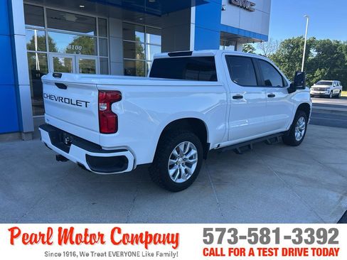 Used 2019 Chevrolet Silverado 1500 Custom w/ Custom Max Trailering Package AWD/4WD image 4