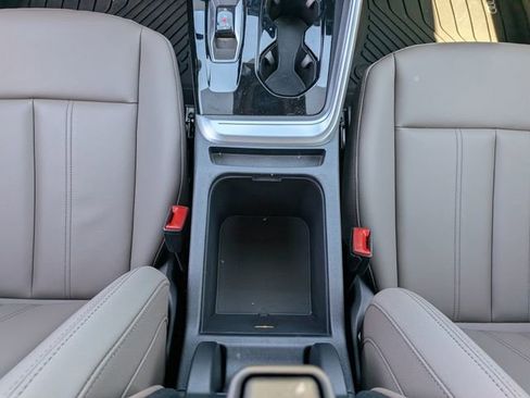 Used 2025 Audi Q5 Premium w/ Convenience Package AWD/4WD image 32