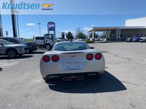 Used 2005 Chevrolet Corvette Coupe w/ Preferred Equipment Group RWD image 6