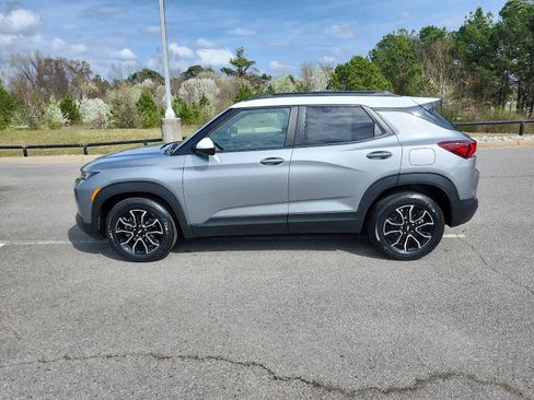 Certified 2023 Chevrolet TrailBlazer ACTIV w/ Convenience Package image 2