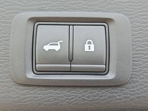 Used 2025 Mitsubishi Outlander SE AWD/4WD image 14
