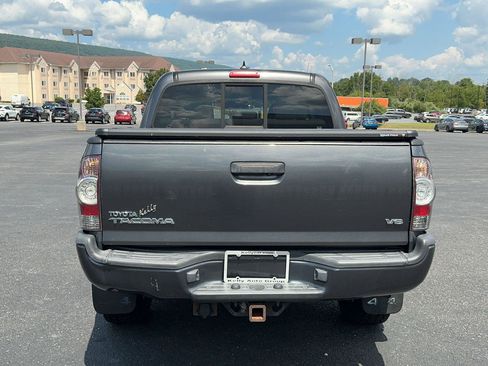 Used 2012 Toyota Tacoma 4x4 Double Cab w/ TRD Sport Pkg image 8